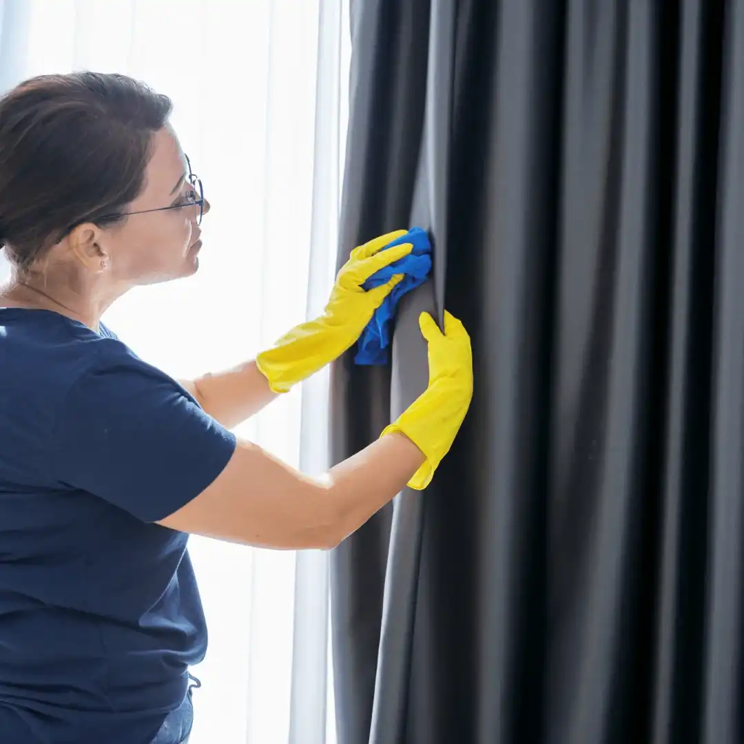 Home curtain-cleaning